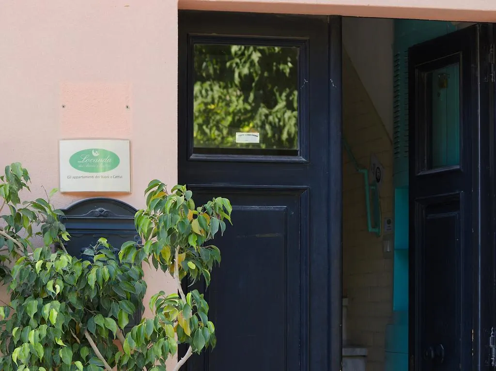 Appartamento Rosso Buoni E Cattivi Cagliari