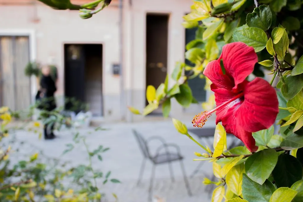 Appartamento Rosso Buoni E Cattivi Cagliari Appartement